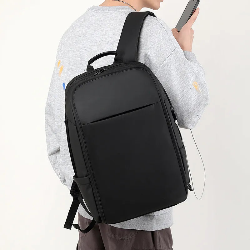 Large capacity men\\\\\\\'s new expandable backpack, multi-functional, ideal for everyday travel and commuting.